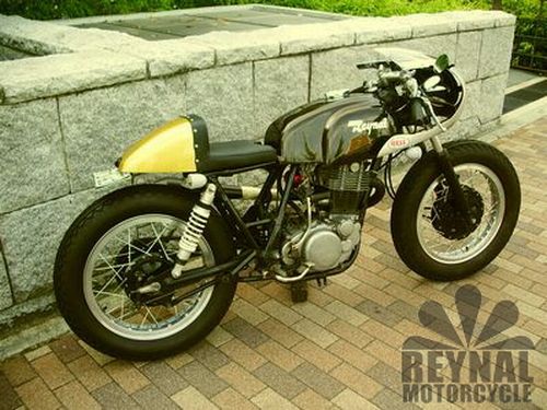 SR400カスタム　ディケーター　カフェ