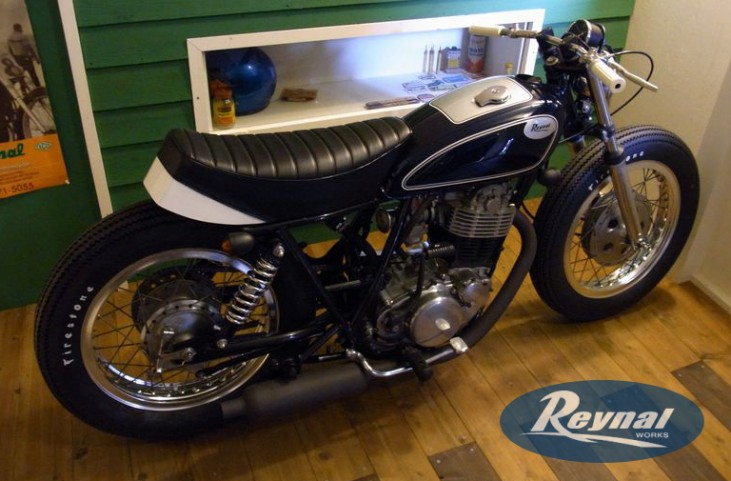 SR400カスタム　ネイビーアニストン